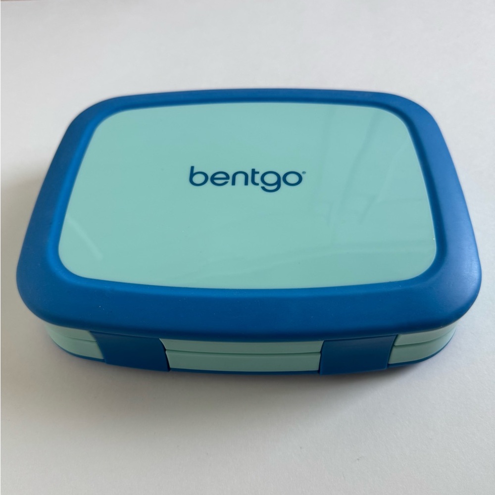 Bentgo Kids lunchbox. Brand new! Blue - Picture 3 of 12